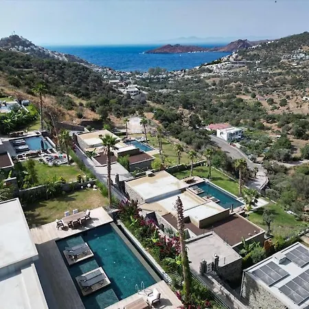 Villa Loca Yalıkavak'ta Ultra Lüx Tatil Deneyimi *